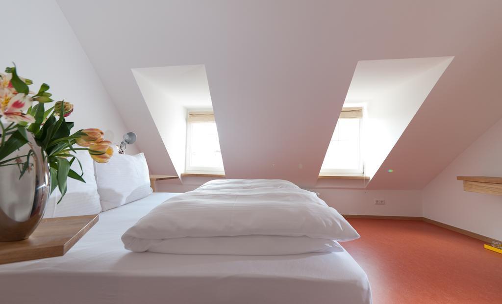 Hotel Engel - Lindauer Bier und Weinstube Lindau  Zimmer foto